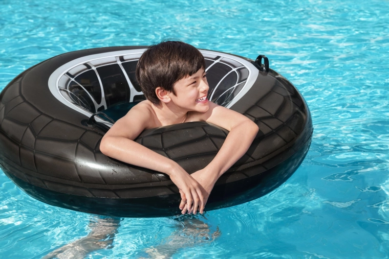 Large ring for summer fun