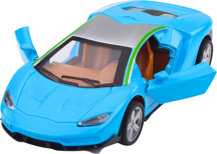 Otvarajuća vrata i detaljna unutrašnjost