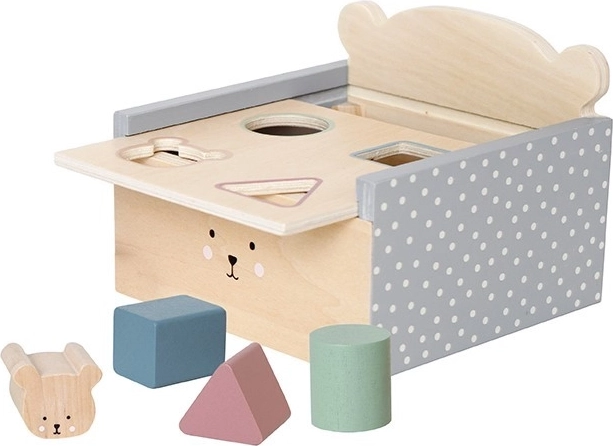 Learning shapes and colors through play