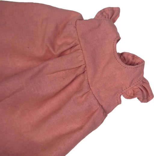 Ljetni outfit u puder-ružičastoj