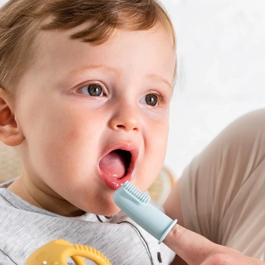 Nježno čišćenje prvih zubića