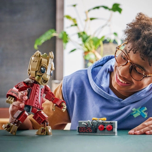 Potpuno pokretna figurica za dinamične poze