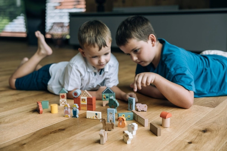 36 pieces for building and assembling