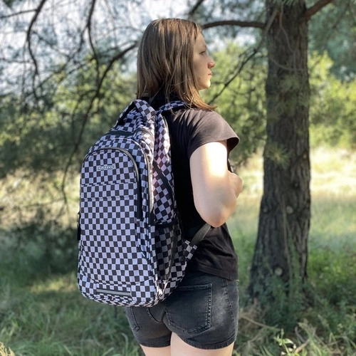 Comfortable carrying and breathable elements