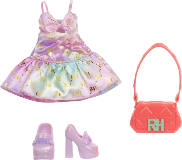 Trendy outfit with a handbag