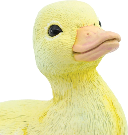 Hand-painted realistic details
