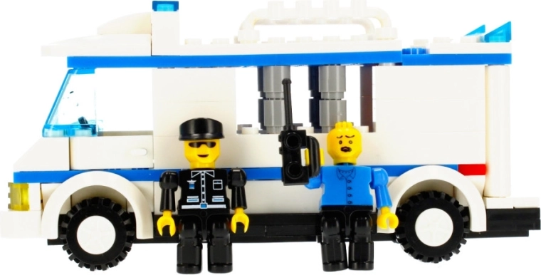 Two minifigures for role-play