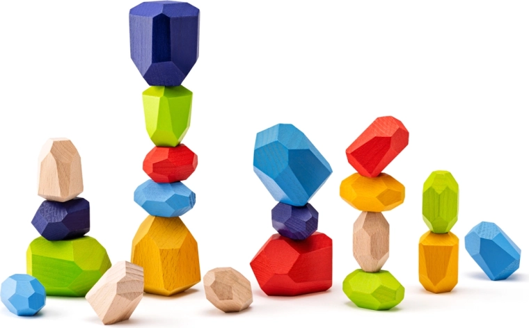 21 colourful pieces for creative play