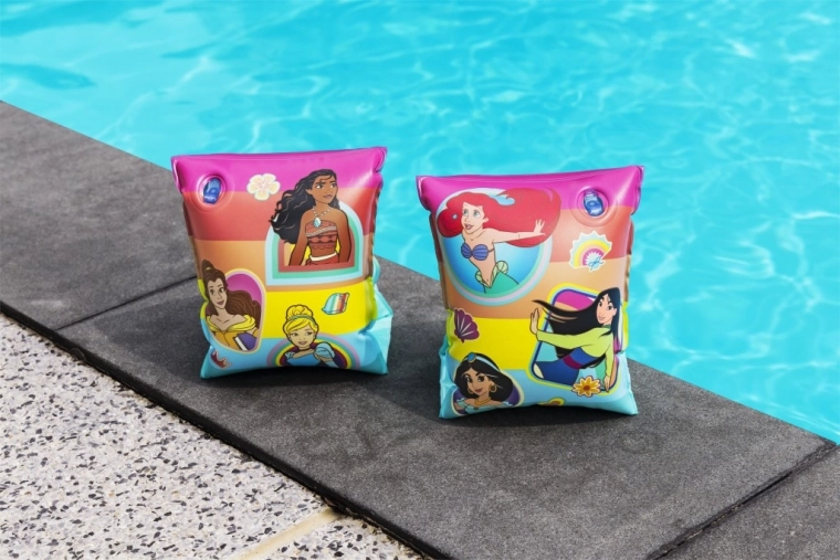 Motiv DISNEY Princess potiče na plivanje