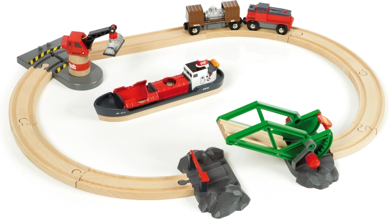Brio World pristanište s teretnim brodom i tračnicama