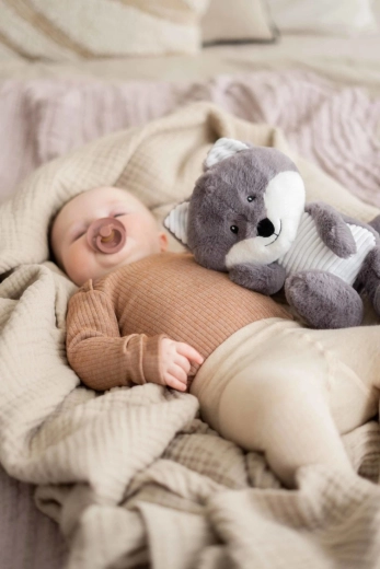 Soothing sounds for peaceful falling asleep