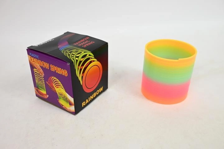 Dugina opruga slinky u kutijici