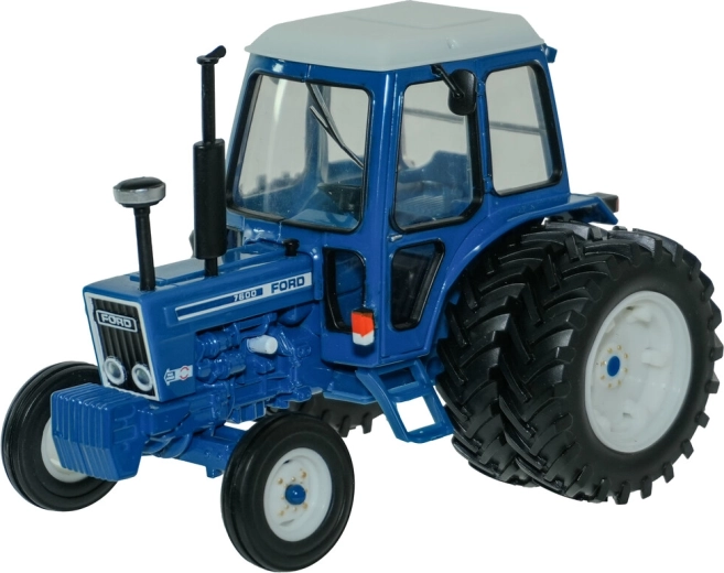 Realistični detalji traktora Ford 7600