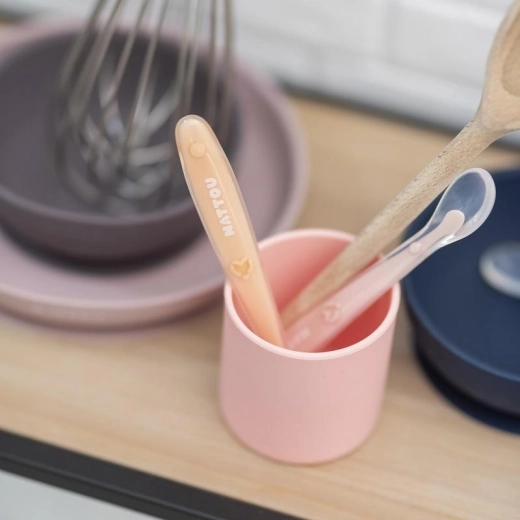 Practical storage and easy cleaning
