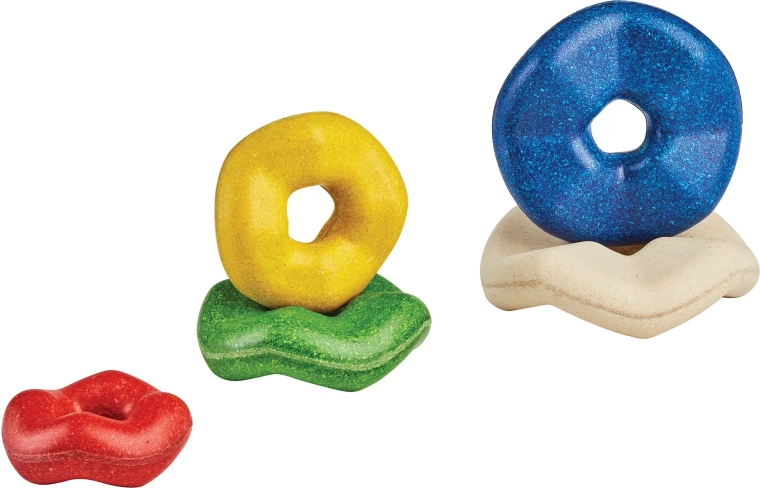 Play by colors, size, and imagination