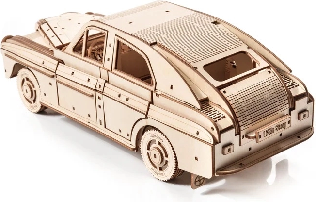 Detaljan retro automobil u mjerilu 1:16