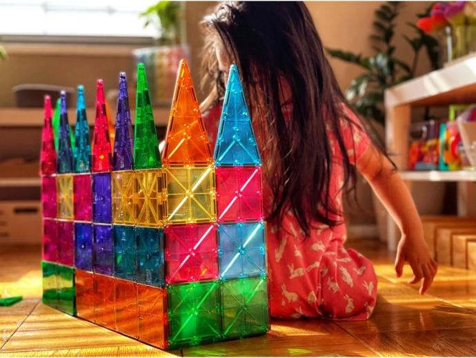 Compatible with all Magna-Tiles building sets