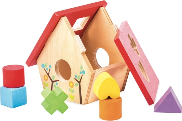 Learning shapes through play