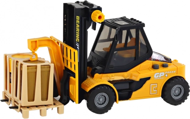 Movable forks for realistic handling