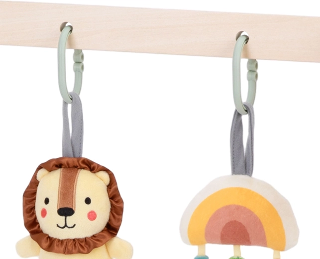 Easily replaceable hanging toys