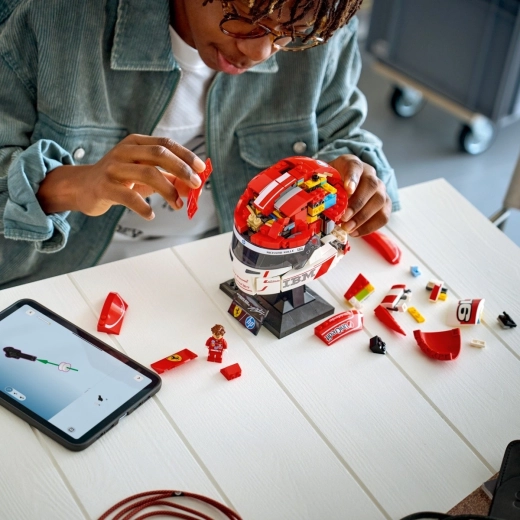 Fun building with LEGO Builder