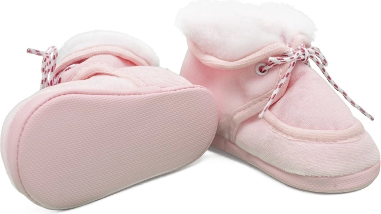 Sigurno prianjanje zahvaljujući vezicama i protukliznim detaljima