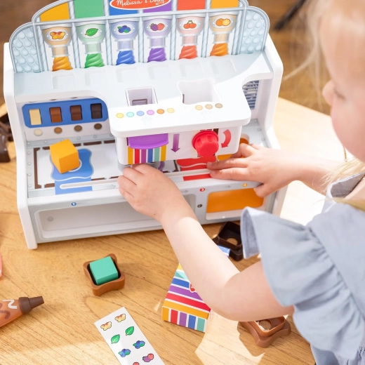 Moving factory for active play
