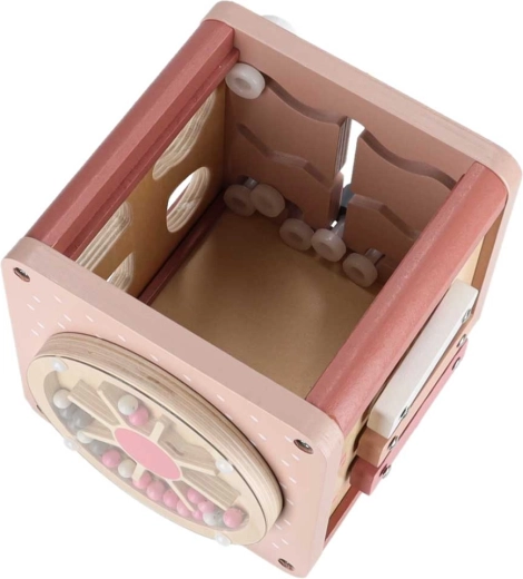 Wooden design in pastel colours