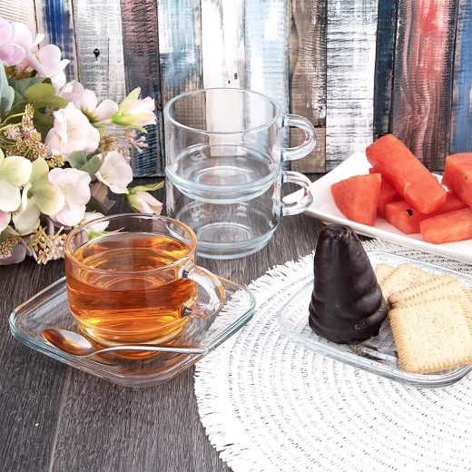 Četvrtasti tanjurić za stil i zaštitu stola