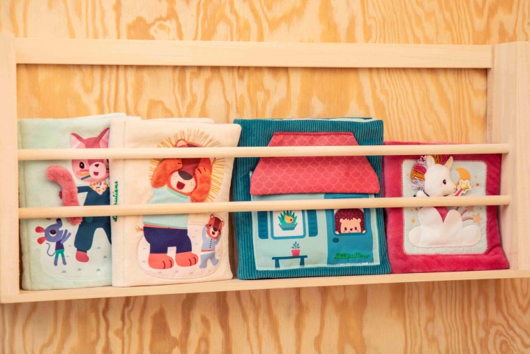 A practical fabric book for home and travel