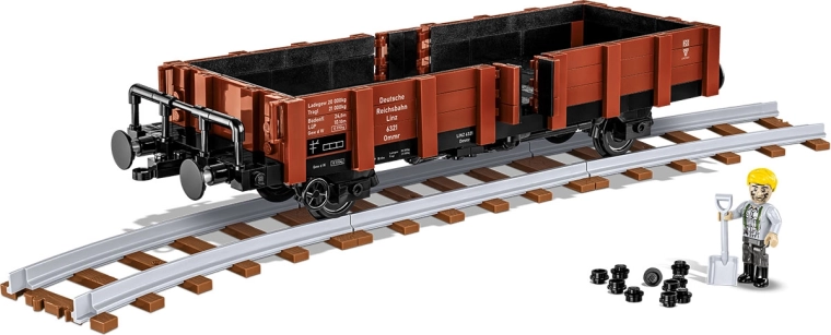 Large set: 584 pieces and 1 figure