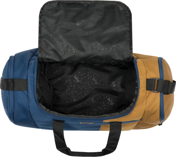 Spacious main compartment