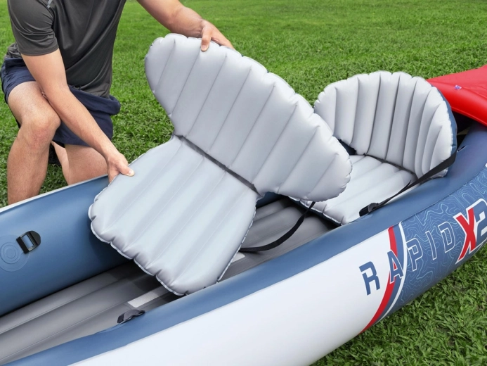 Udobna napuhujuća sjedala s naslonima