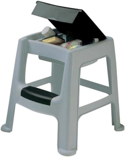 Plastična stolica s prostorom za pohranu i dvostrukom stepenicom