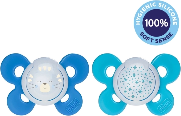 Chicco Physio Comfort silikonska noćna duda varalica za dječake 16–36 mjeseci mačka i zvijezde 2 kom