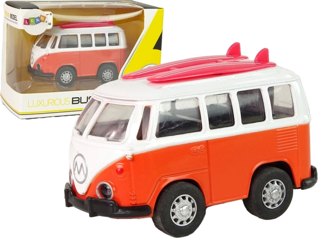 Metalni turistički autobus