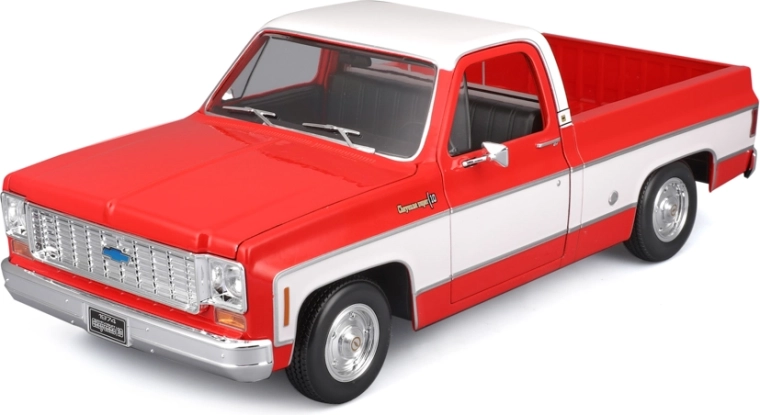 Maisto 1974 Chevrolet C10 Cheyenne Super 1:18 crveno-bijeli model pick-upa