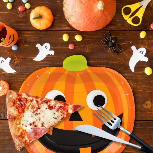 Paper plates with pumpkin motif, 19 cm, 8 pcs