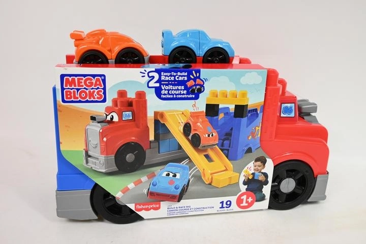 Mega Bloks kamion s trkaćom stazom i 2 vozila