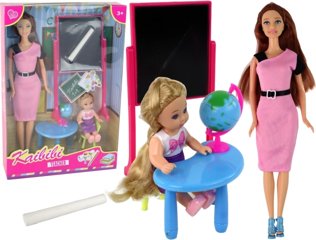 Učiteljica s učenikom, školski set s pločom i globusom