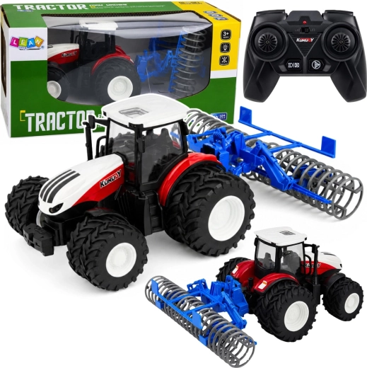 RC traktor s priključnim poljoprivrednim valjkom 1:24, crveni, sa svjetlima