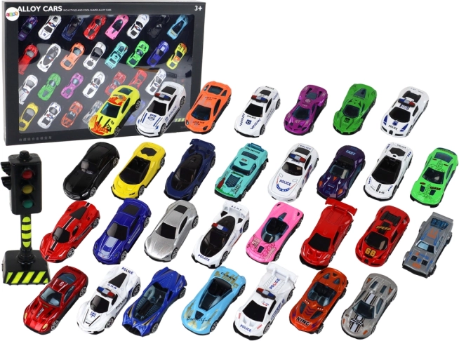 Set aluminijskih modela autića u kutiji 30 komada sportski i policijski automobili