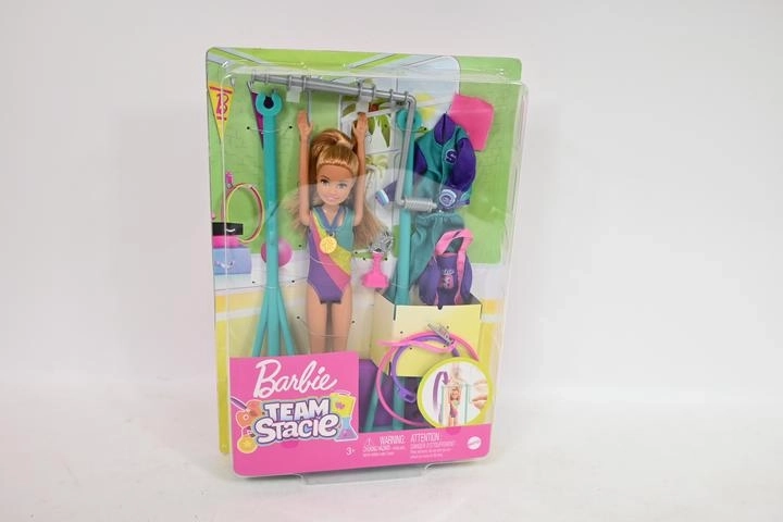 Barbie team Stacie – gimnastički set s prečom i dodacima