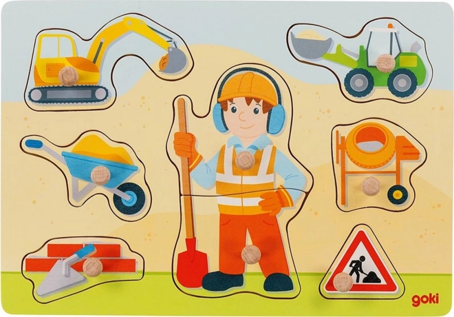 Drvena slagalica s umećivanjem – građevinski radnik GOKI