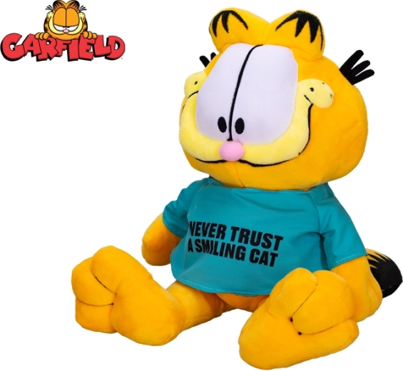 Plišani mačak GARFIELD 28 cm – majica „Never trust a smiling cat“