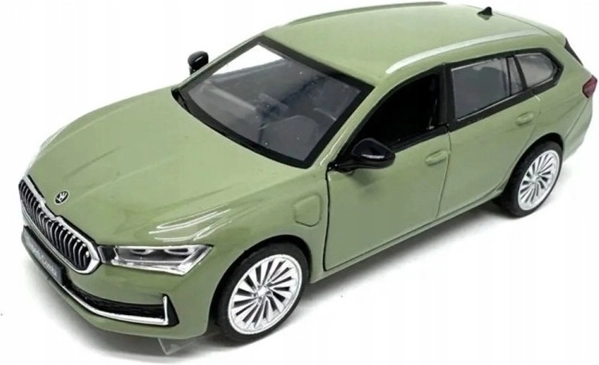 MSZ electric model Škoda Superb Combi iV green