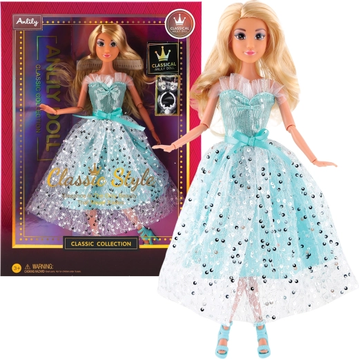 Modna lutka u dugoj svijetloplavoj svečanoj haljini