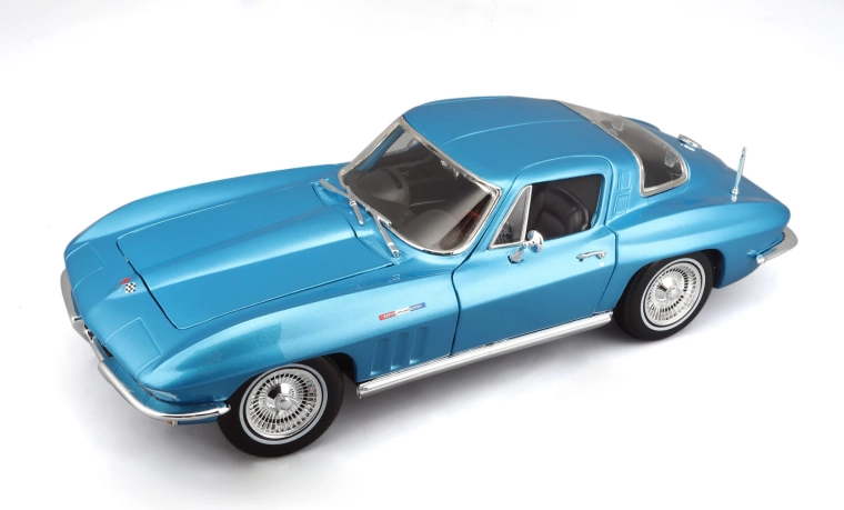 Maisto Chevrolet Corvette 1965 metalni model 1:18 svijetloplavi