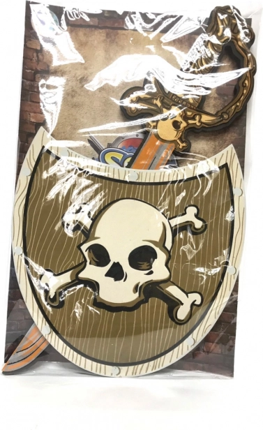 Pjenasti mač i štit pirat