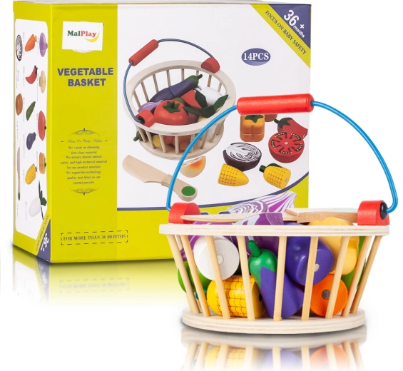 Drvena košara s povrćem za rezanje